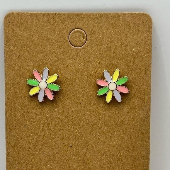 Accessories - Pastel pedal flower stud earrings